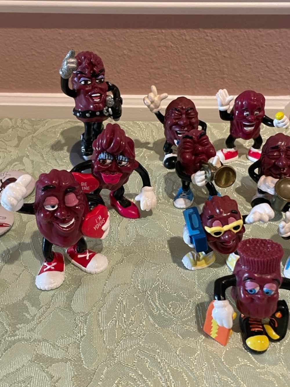 Vintage 1980 California Raisin Figurine Lot (24) - Picture 3 of 8